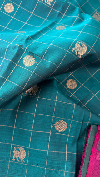 Handloom Bottle Green  gold checks kanchi pattu saree fine weave kanchi pattu bridal