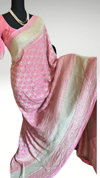 Easy drape pure georgette silk saree pastel
Silk silver zari latest Indian wedding bridesmaids saree pastel high quality saree with stitched blouse custom saree stitched blouse 