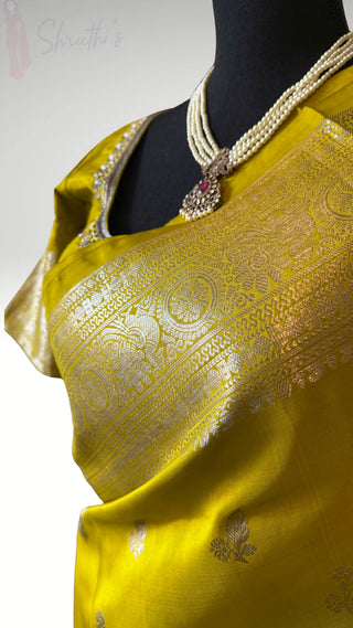 Pure Handloom silk Mehandi Green  butta Gadwal silk saree with stitched blouse embroidered blouse