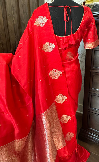 Red Handloom Banaras raw mango silk Pure Silk Saree with Gold Zari Border – Ready to Wear Online USA