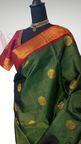 Pure Handloom kanjivaram Shades of Beautiful Bottle Green to Red  vaira oosi kanchi pattu saree fine embroidered blouse weave kanchi pattu bridal