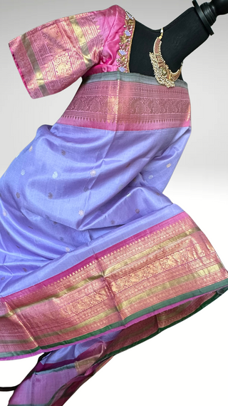 Lavender Gadwal handwoven silk saree with stitched blouse online