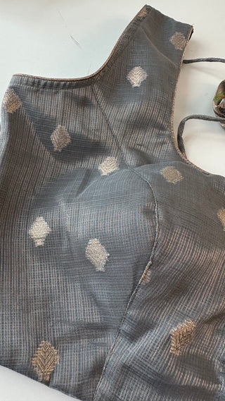 Grey sleeveless blouse 