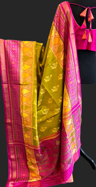 Pure Green patola silk zari border saree comes with stitched blouse