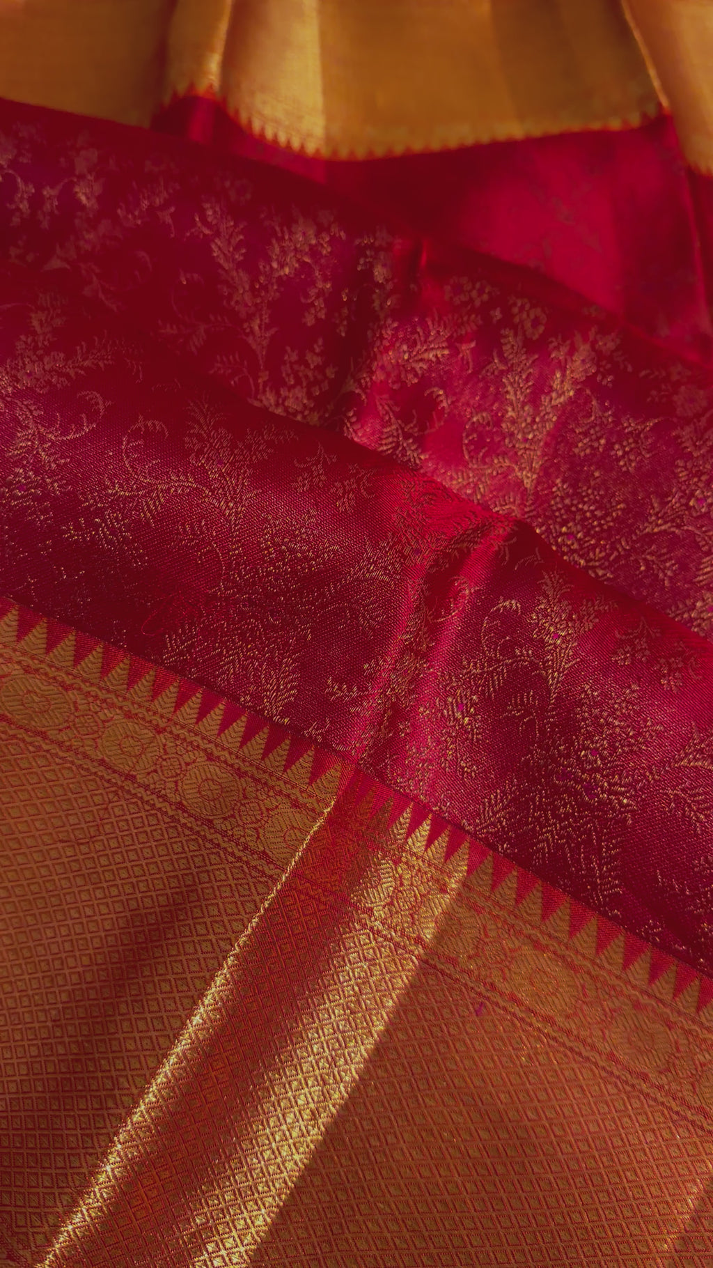Pure Kanjivaram pattu saree red with fine weave and zari border